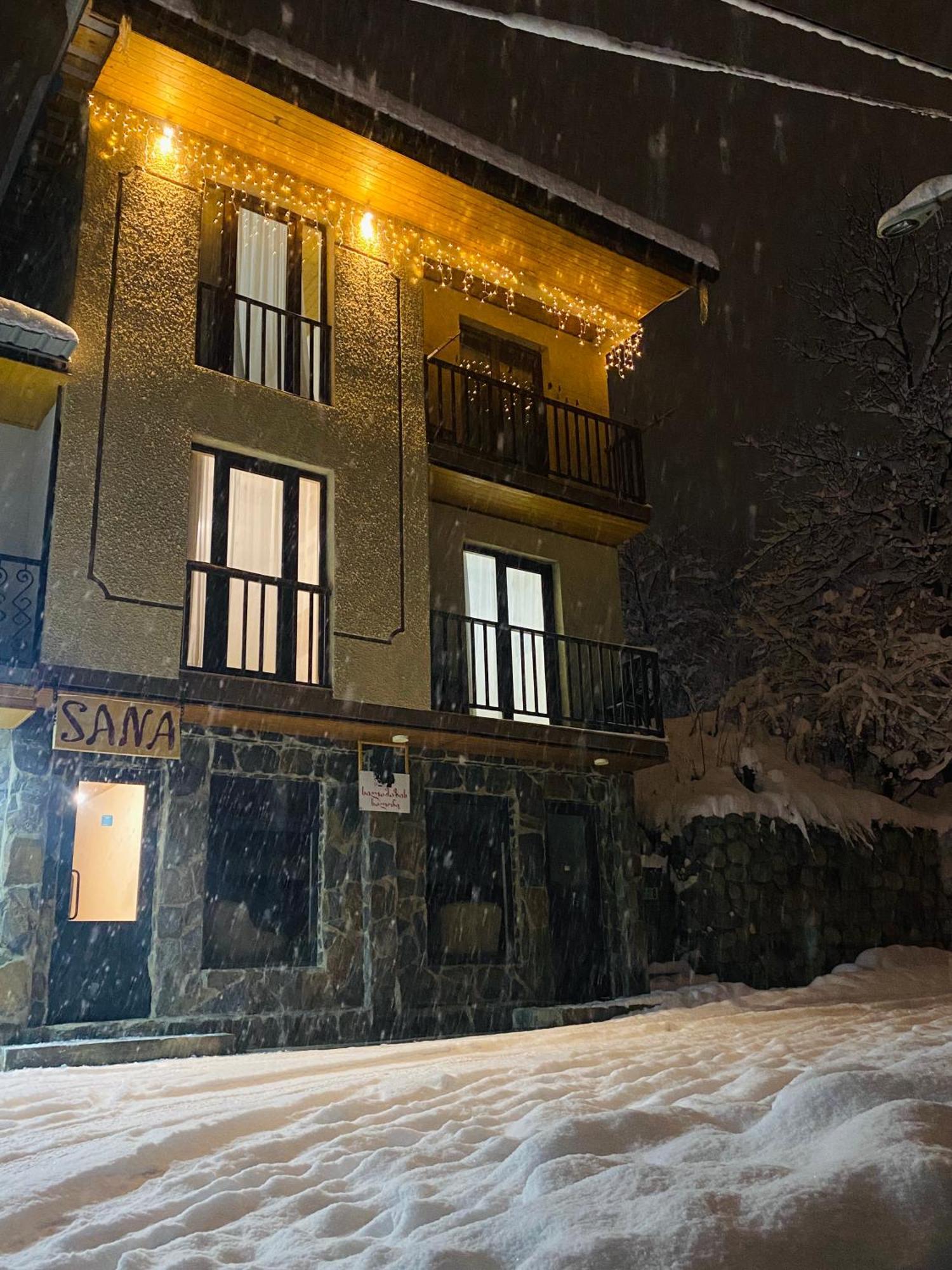 Sana Guest House Mestia Exteriör bild